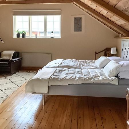 2 Bedroom Awesome Home In Vaestervik Экстерьер фото